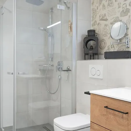 Apartment Penthouse Moin *